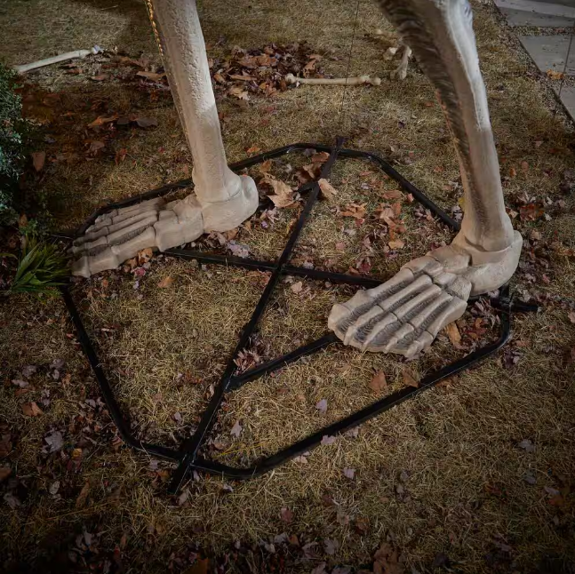 12 ft. Grave & Bones Giant-Sized Skelly with LifeEyesTM LCD Eyes H5