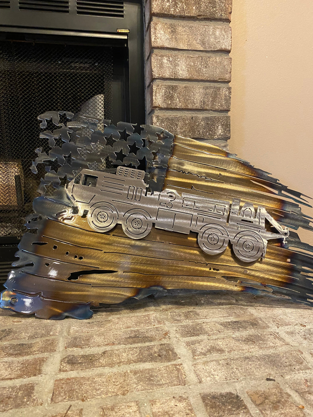 Tattered American Flag - M984A4 HEMTT Edition