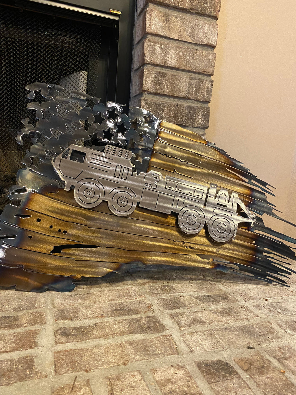 Tattered American Flag - M984A4 HEMTT Edition
